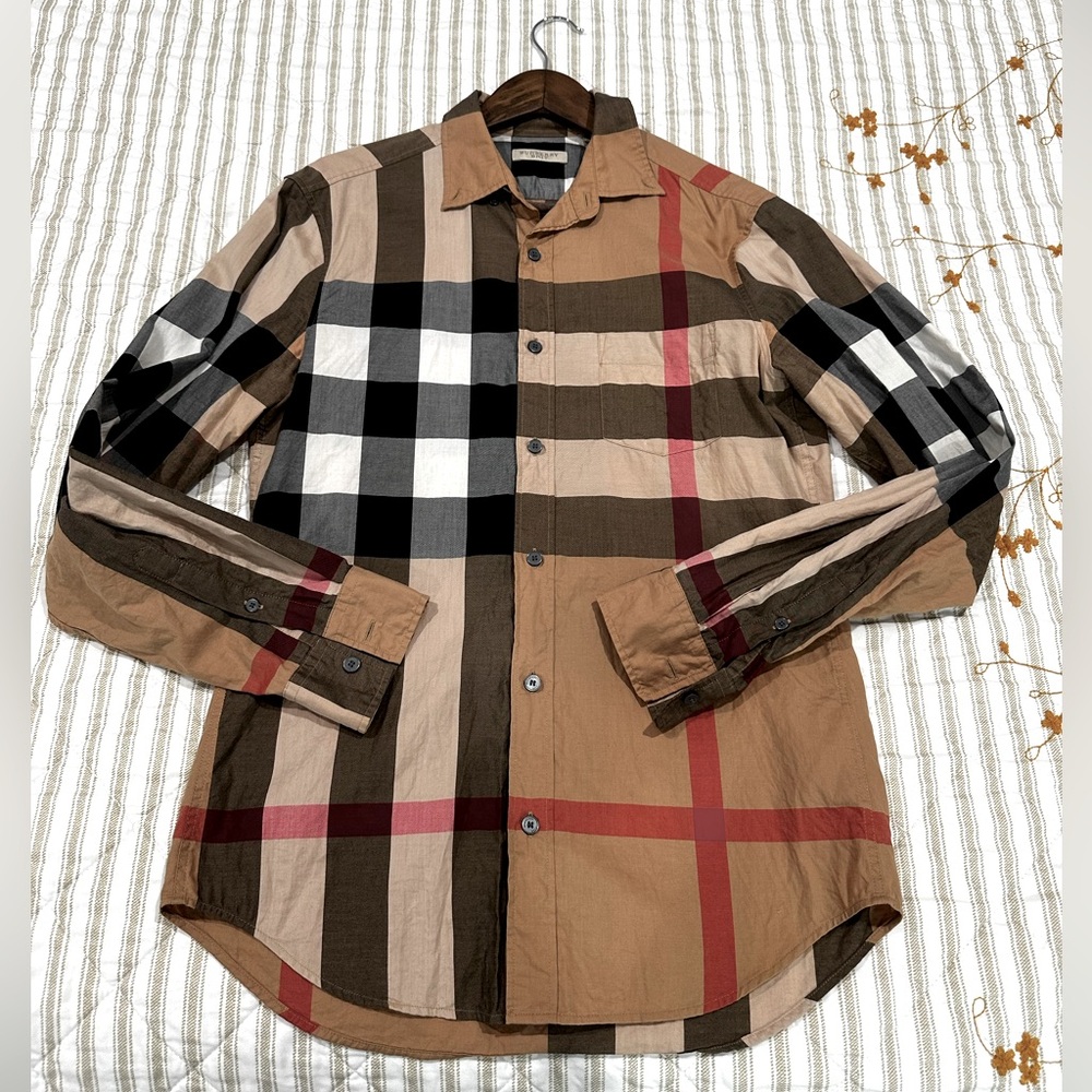 Men’s Burberry Button Up Shirt 🔥